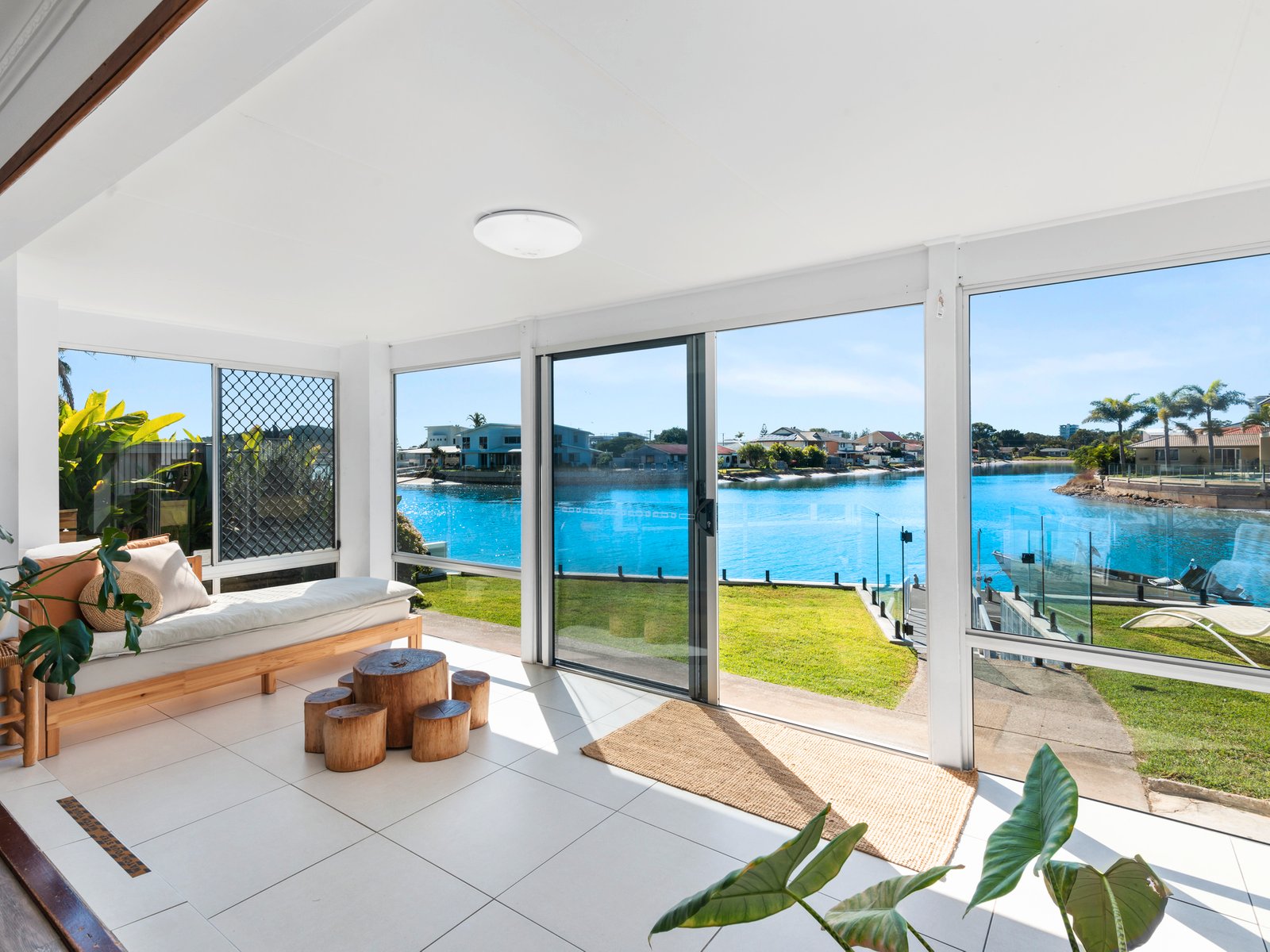 122 Mallawa Drive PALM BEACH 5