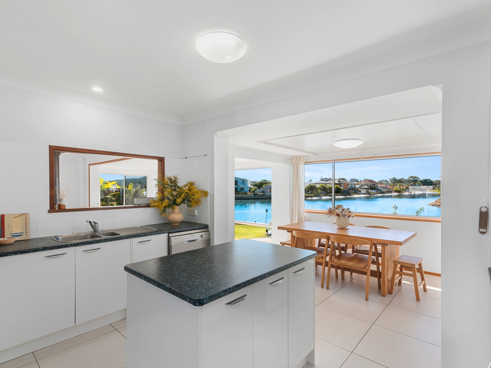 122 Mallawa Drive PALM BEACH 6