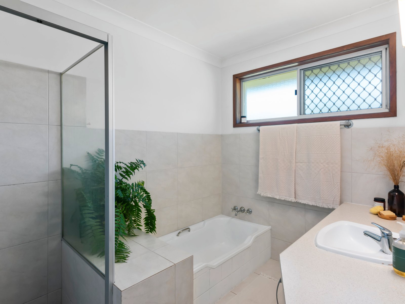 122 Mallawa Drive PALM BEACH 15