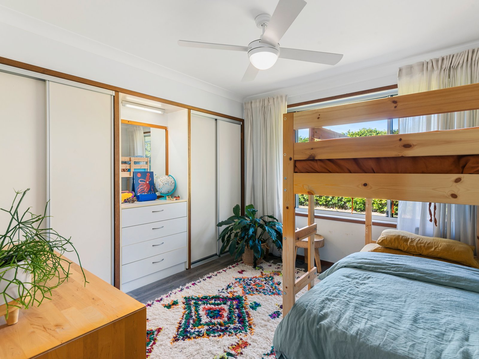 122 Mallawa Drive PALM BEACH 16