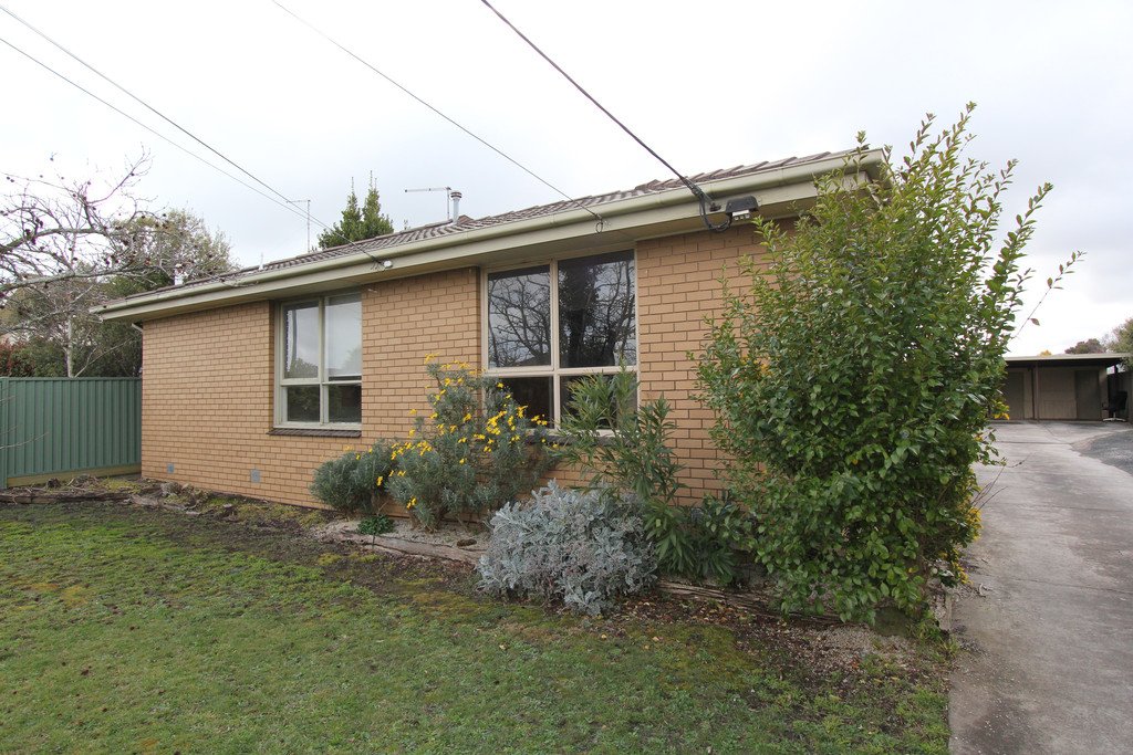 1/22 Marie Crescent WENDOUREE 1