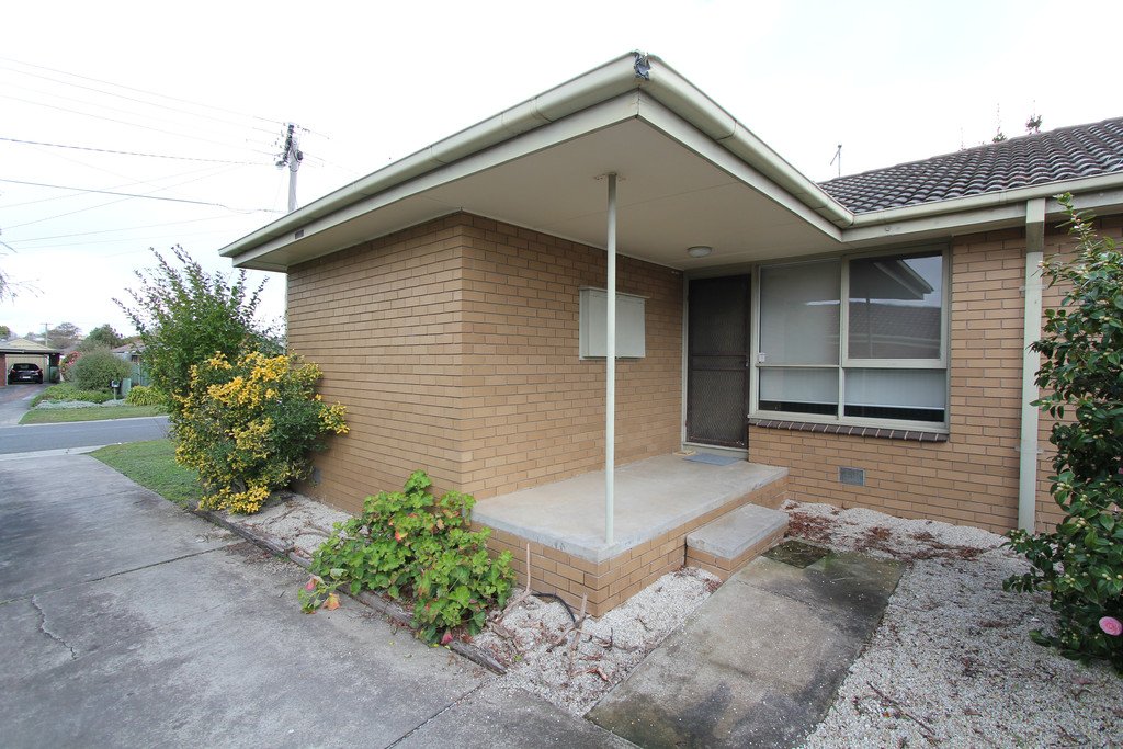 1/22 Marie Crescent WENDOUREE 2