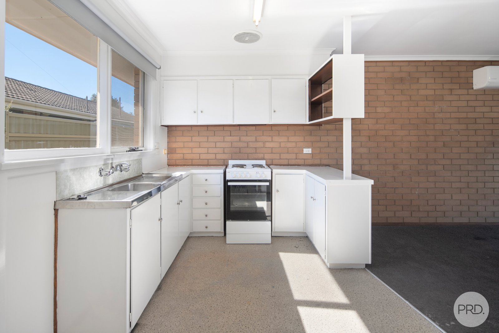 1/22 Marie Crescent WENDOUREE 2