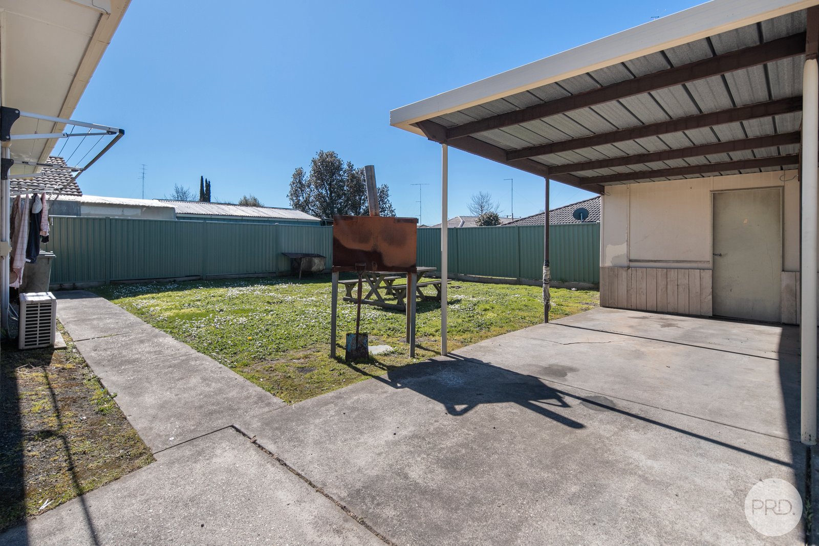 1/22 Marie Crescent WENDOUREE 8