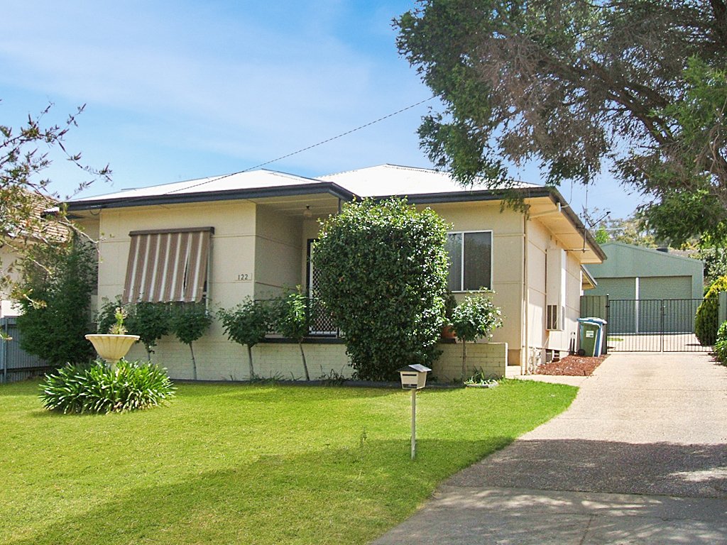 122 Meadow Street KOORINGAL 1