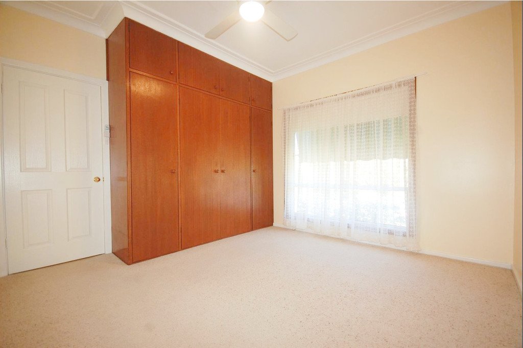 122 Meadow Street KOORINGAL 8