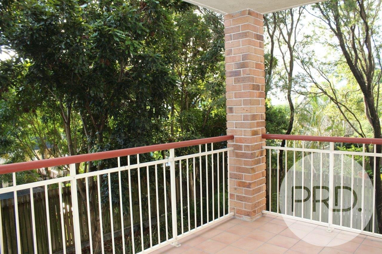 1/22 Miles Street CLAYFIELD 2