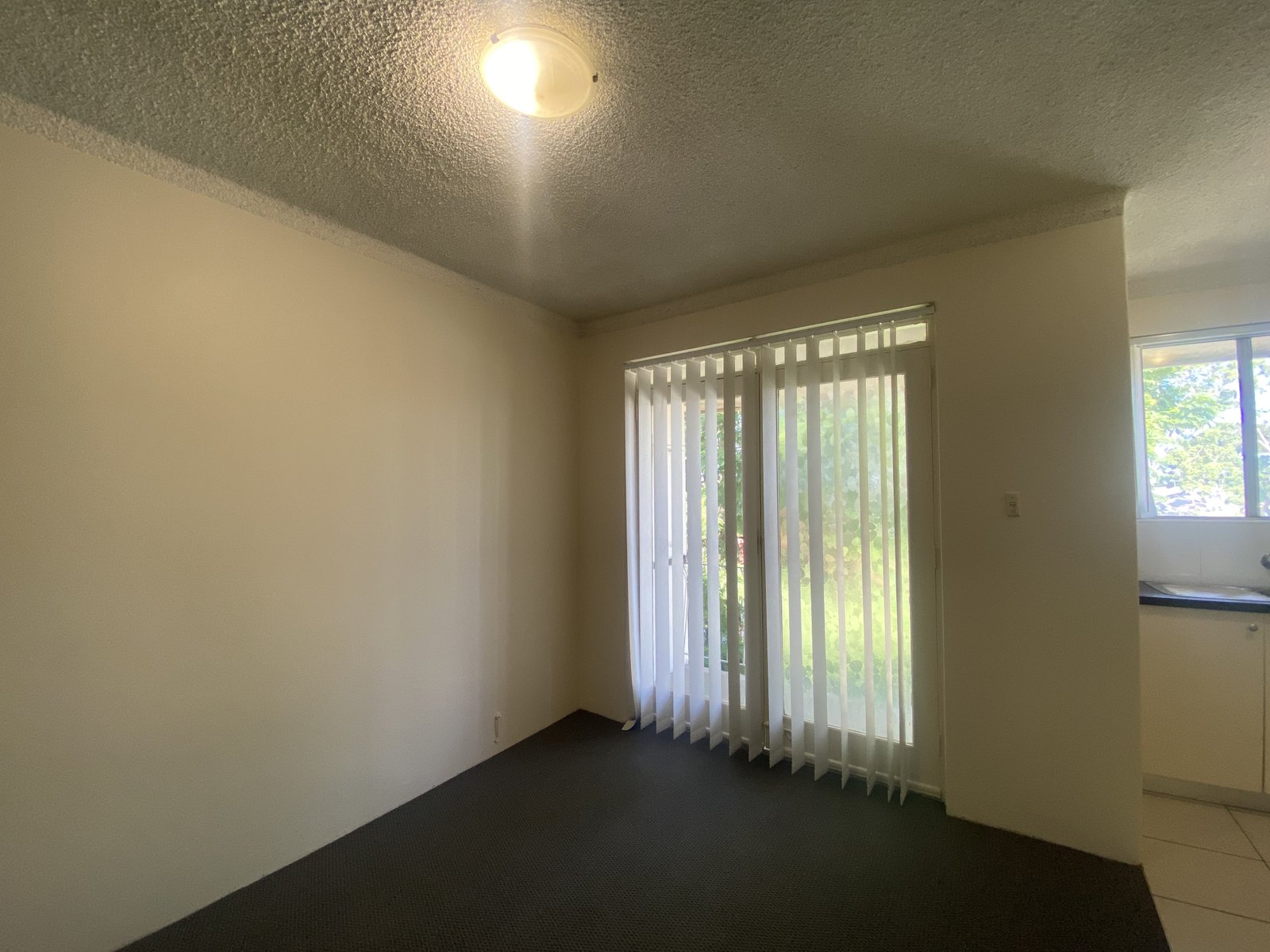 12/2 Olive Street LIVERPOOL 4