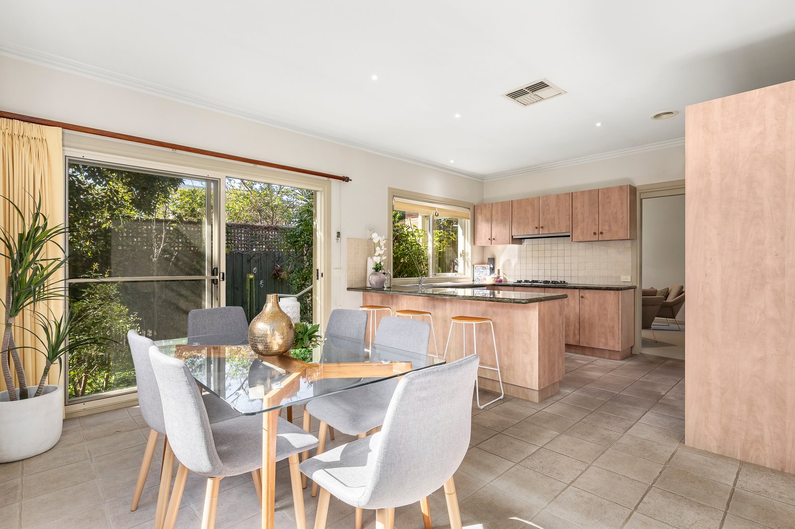 Gallery: 122 Pellatt Street