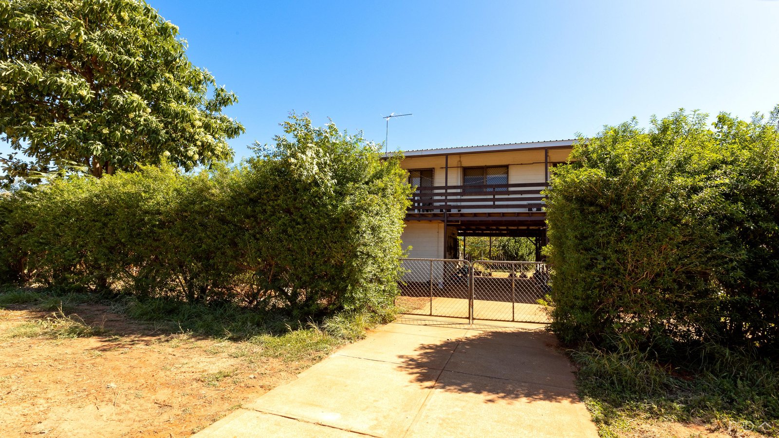 122 Reid Road CABLE BEACH 26