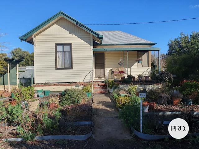 122 Rowe Street,  OUYEN 2