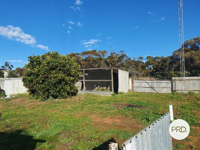 122 Rowe Street,  OUYEN 15