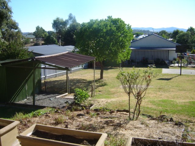 122 Russell Street TUMUT 6