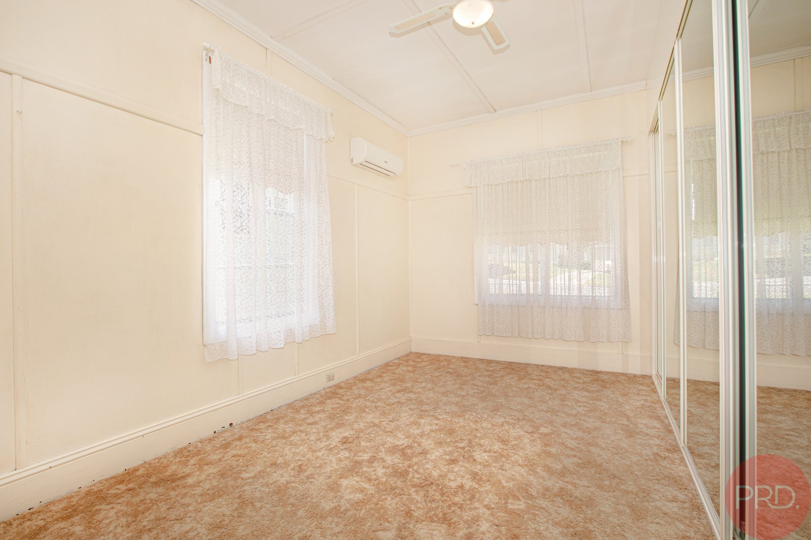 122 South Street RUTHERFORD 9