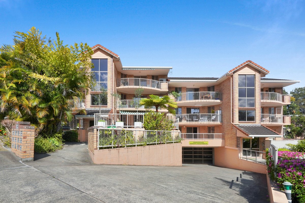 12/2 Stephens Street Burleigh Heads 2