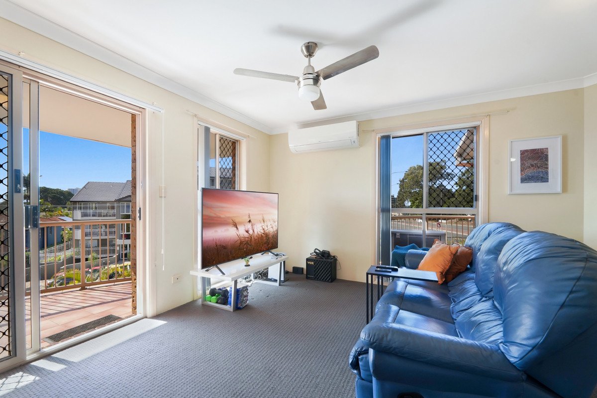 12/2 Stephens Street Burleigh Heads 3