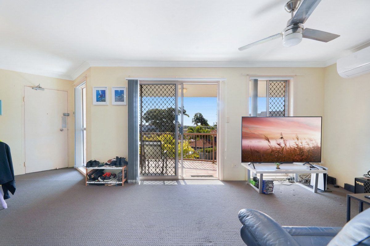 12/2 Stephens Street Burleigh Heads 6