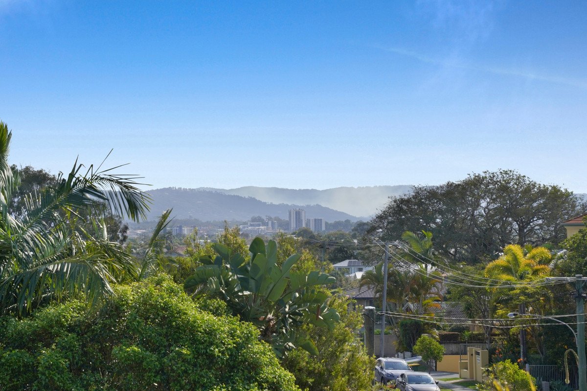 12/2 Stephens Street Burleigh Heads 14