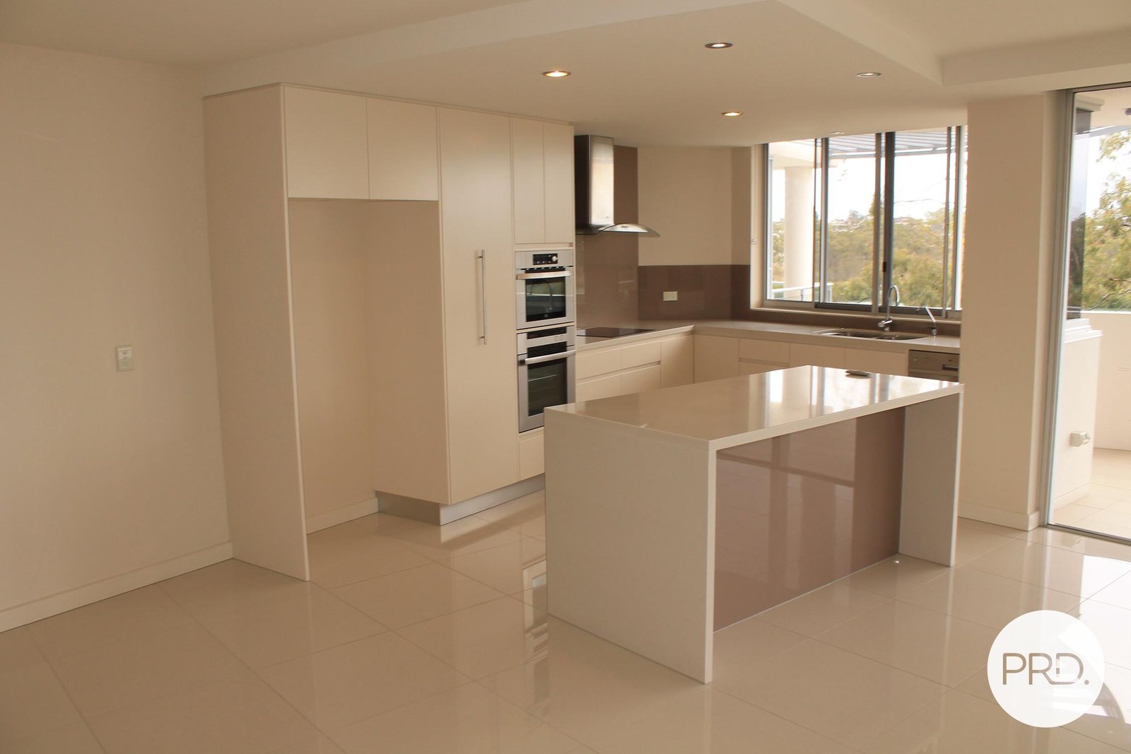 12/2 THE Promenade BOYNE ISLAND 4
