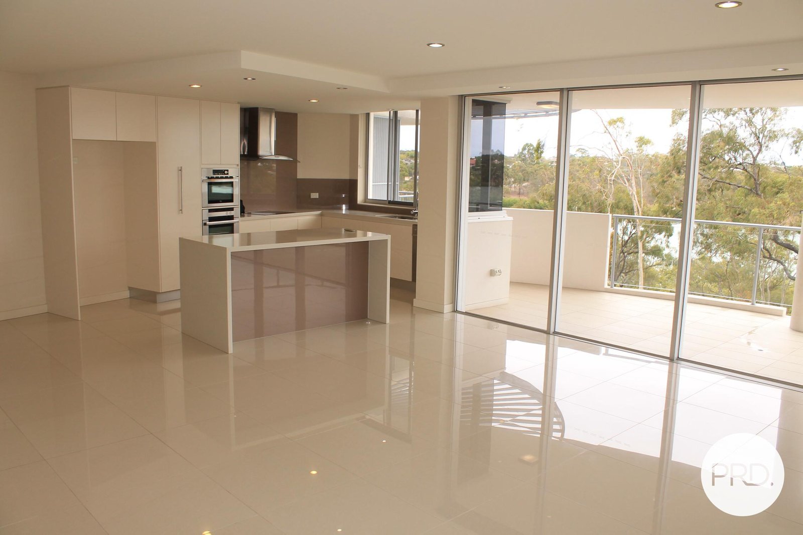 12/2 THE Promenade BOYNE ISLAND 7