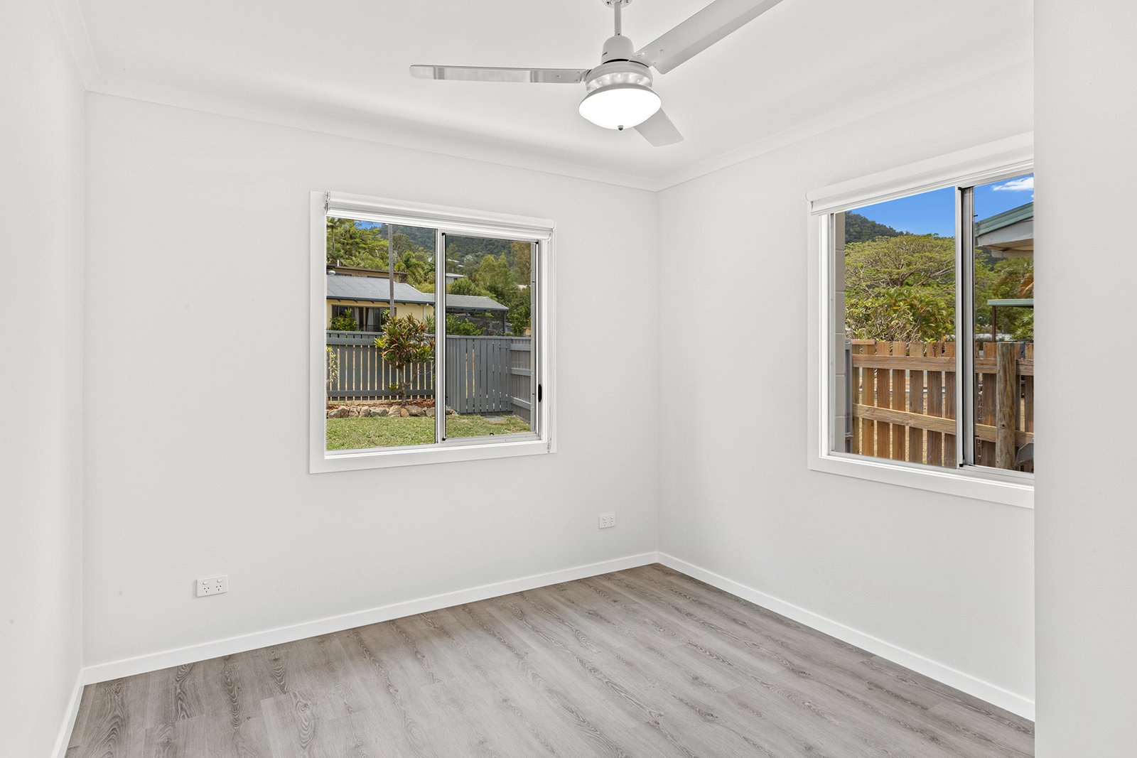 1/22 Wambiri Street CANNONVALE 8