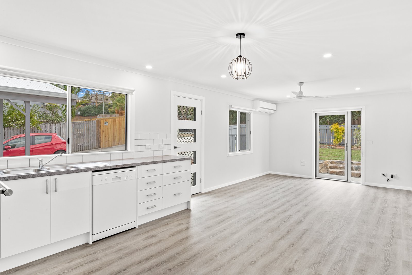 1/22 Wambiri Street CANNONVALE 14