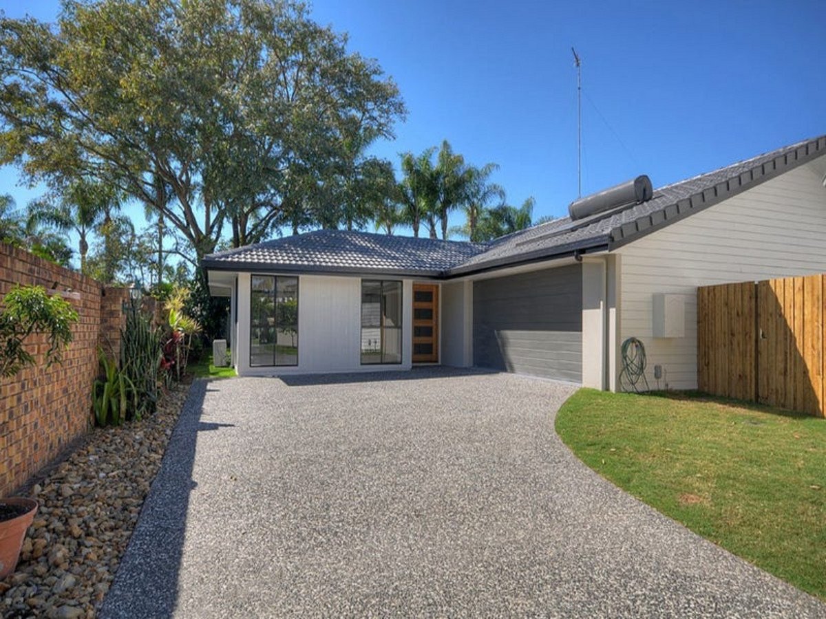 1/22 Wanneroo Court MERMAID WATERS 1