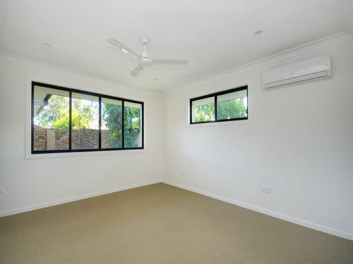 1/22 Wanneroo Court MERMAID WATERS 4