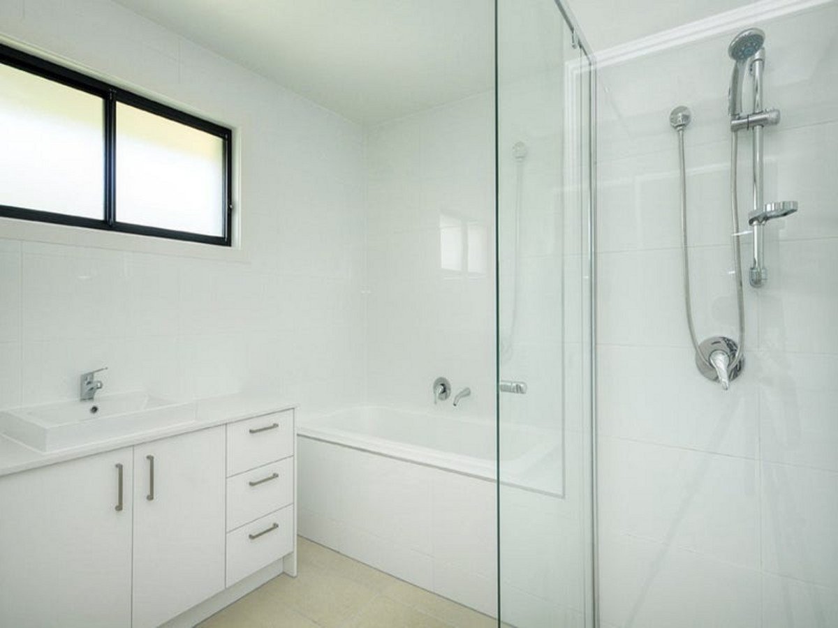 1/22 Wanneroo Court MERMAID WATERS 5