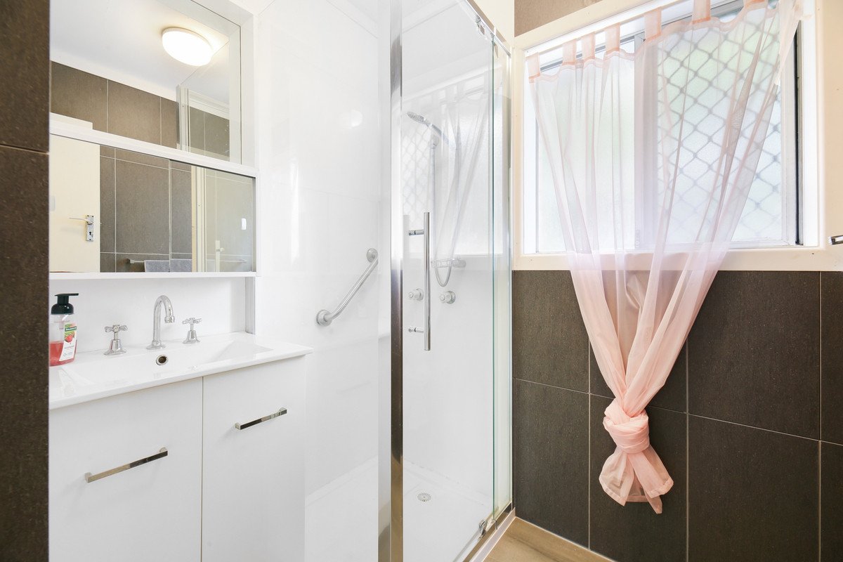 122 West Burleigh Road Burleigh Heads 10