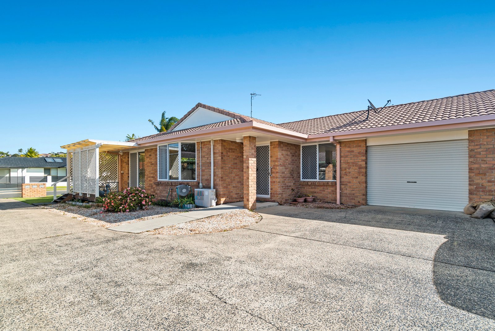 1/22 Woodlands Drive BANORA POINT 3