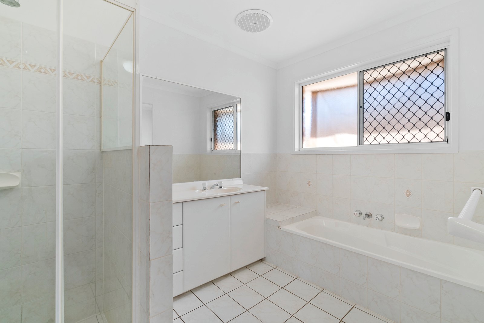 1/22 Woodlands Drive BANORA POINT 8