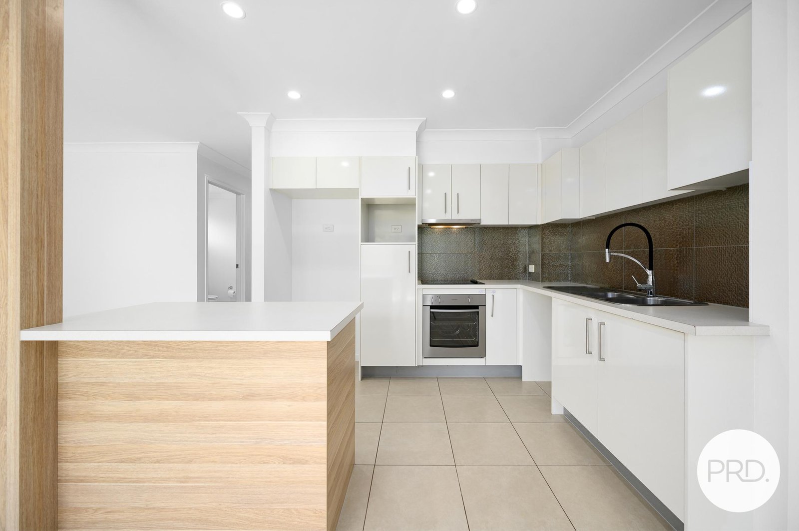 1/22 Yulia Street COOMBABAH 3