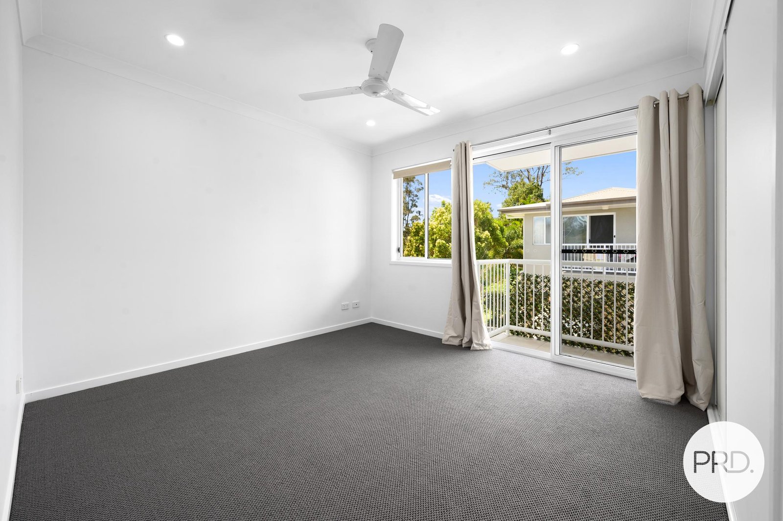 1/22 Yulia Street COOMBABAH 10