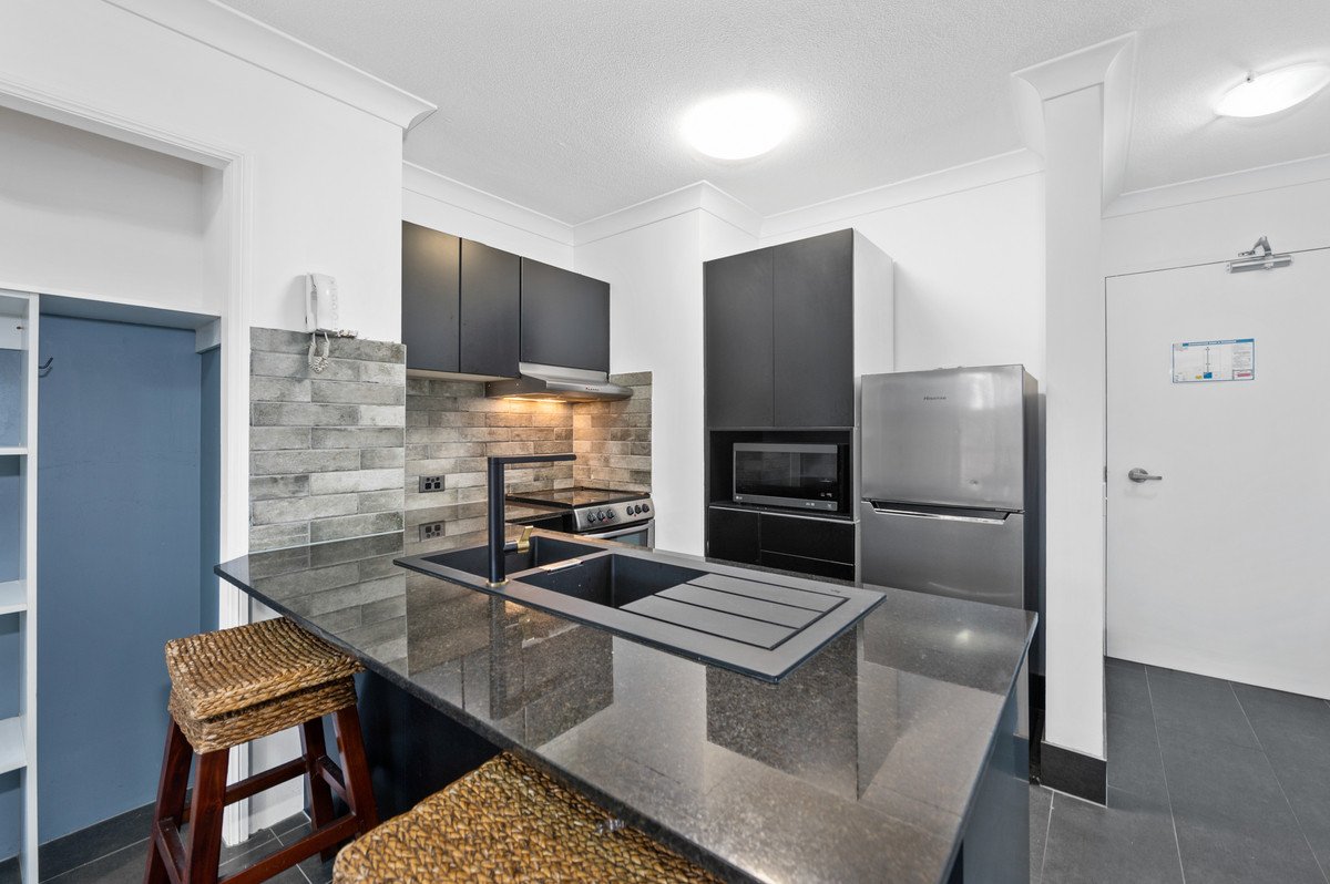 12/20-26 Anne Avenue Broadbeach 4