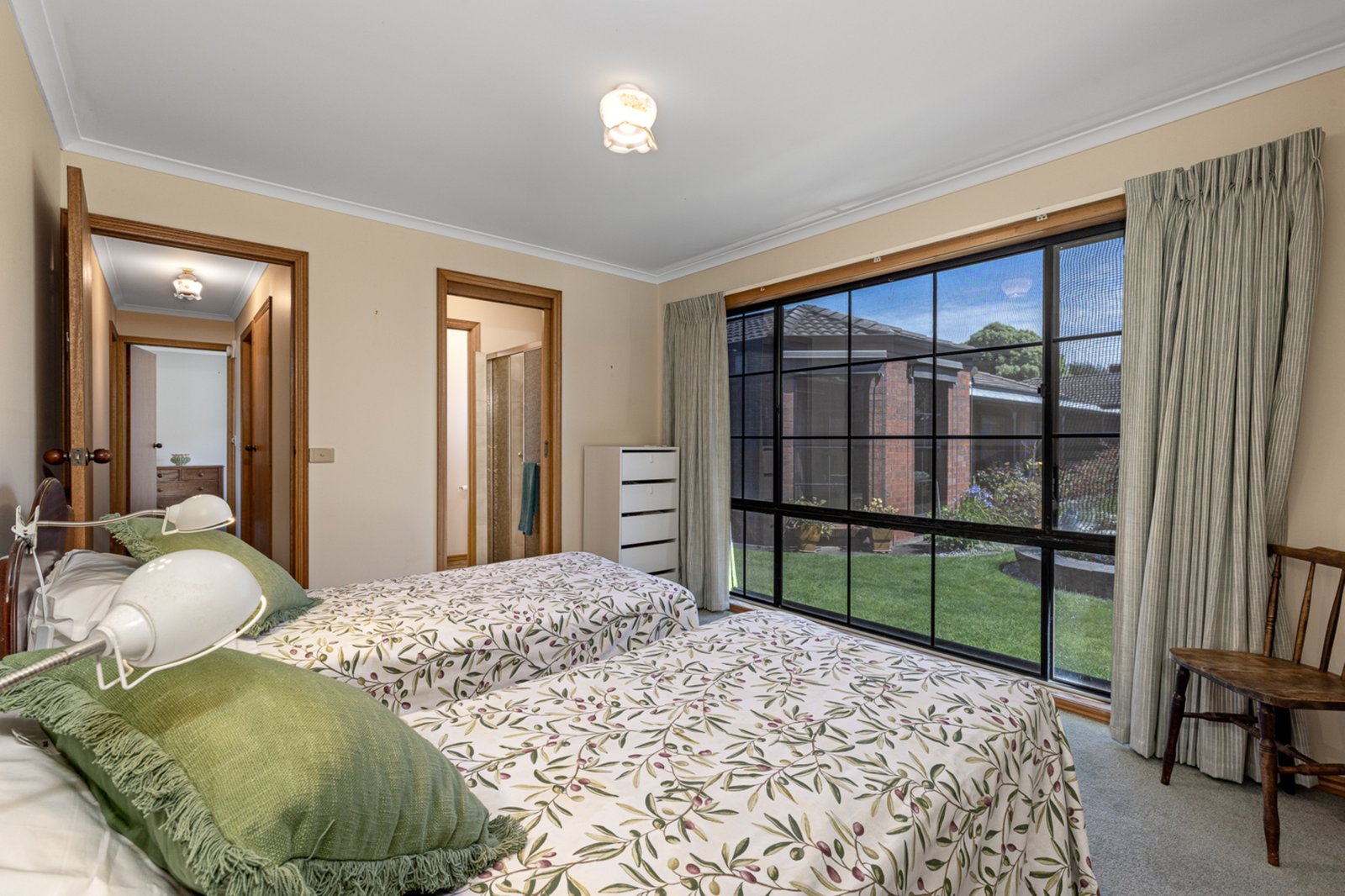 Gallery: 1/220 Ascot Street