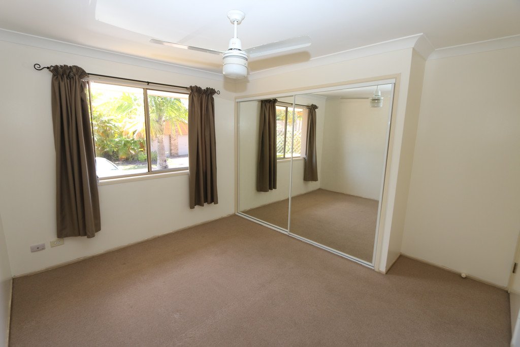 12/20 'Parrot Court' Golden Palms Court ASHMORE 6