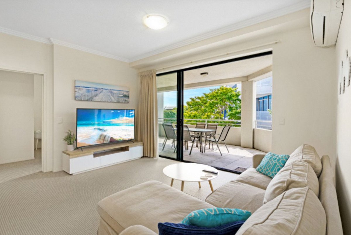 12/201 Varsity Parade Varsity Lakes 2