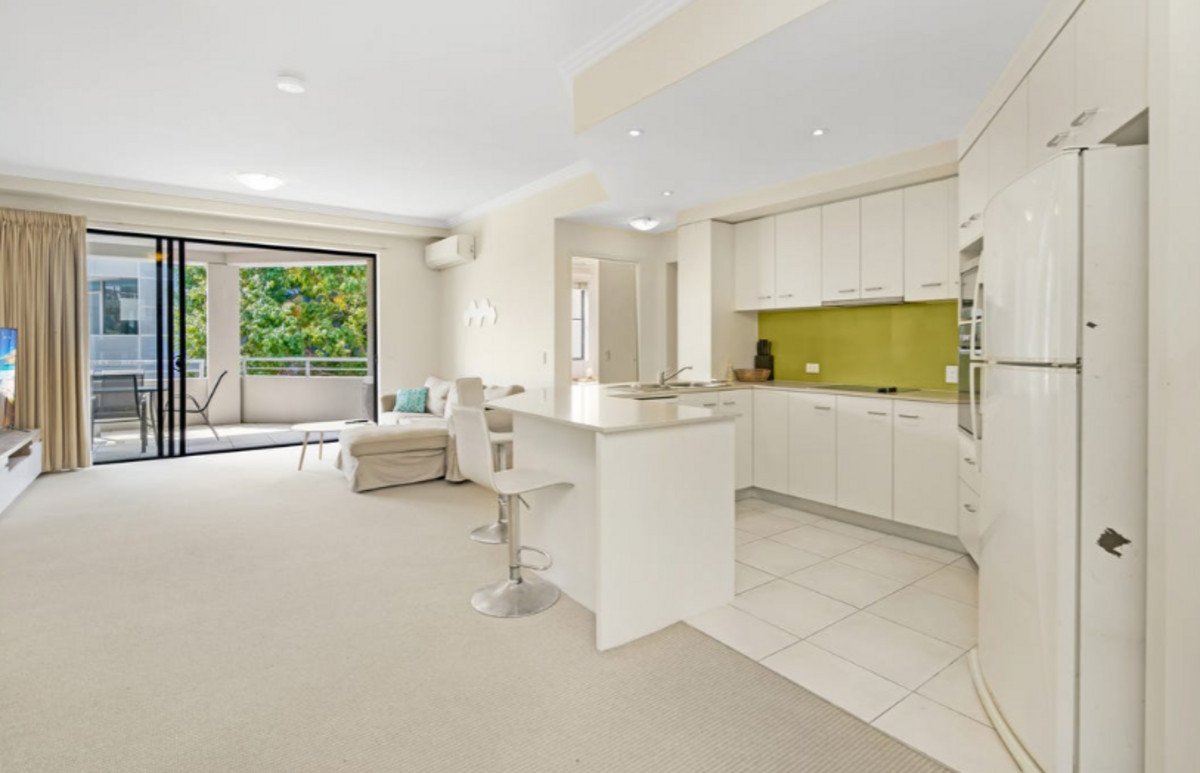 12/201 Varsity Parade Varsity Lakes 3