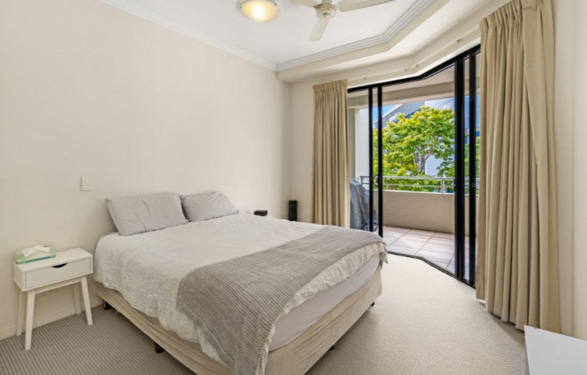 12/201 Varsity Parade Varsity Lakes 6