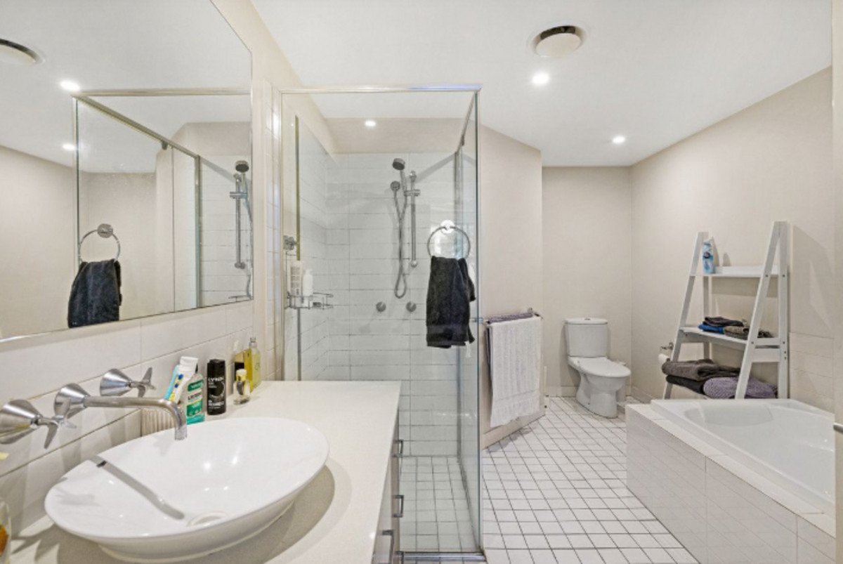 12/201 Varsity Parade Varsity Lakes 7