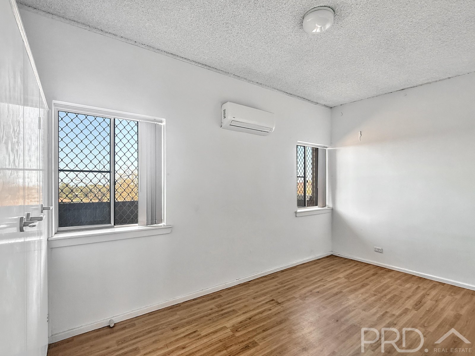 12/21 Hill Road DAMPIER 4