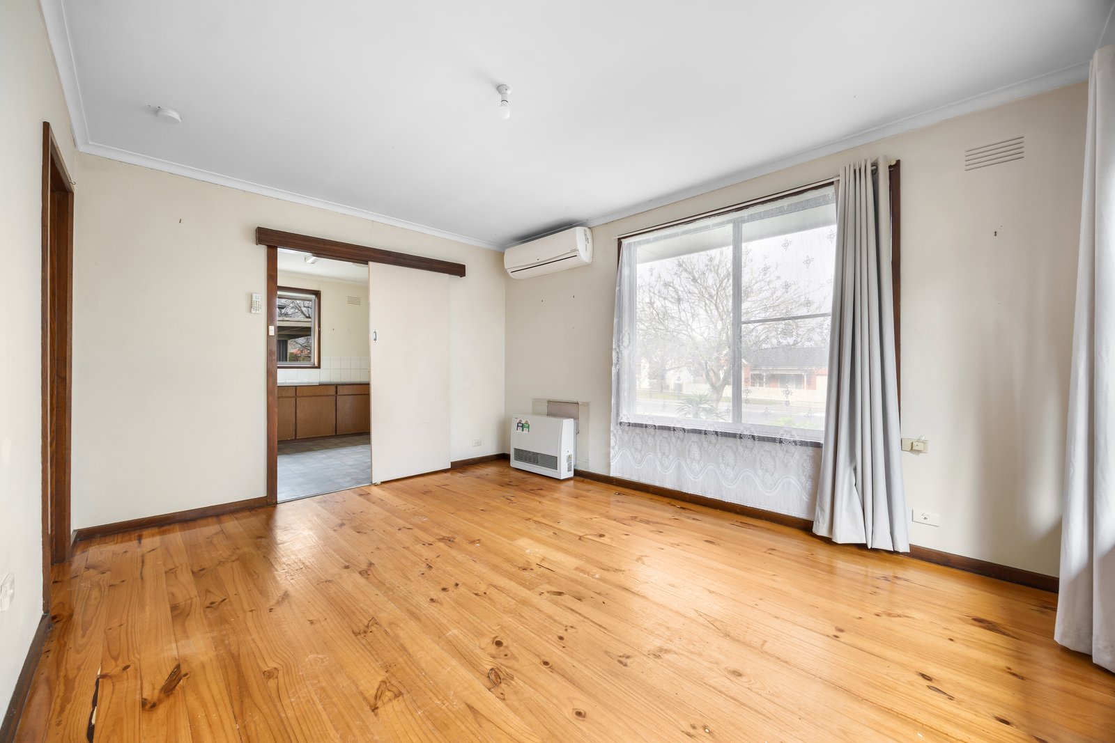 Gallery: 1/221 Ripon St South