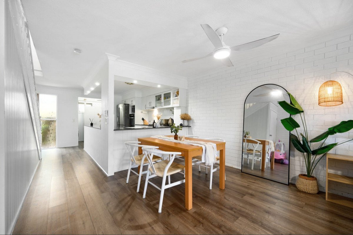 12/22-24 Dunlin Drive BURLEIGH WATERS 2