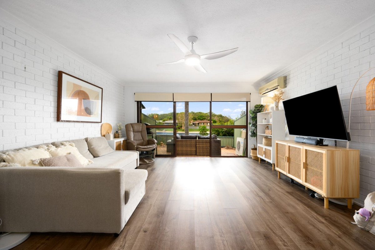 12/22-24 Dunlin Drive BURLEIGH WATERS 12