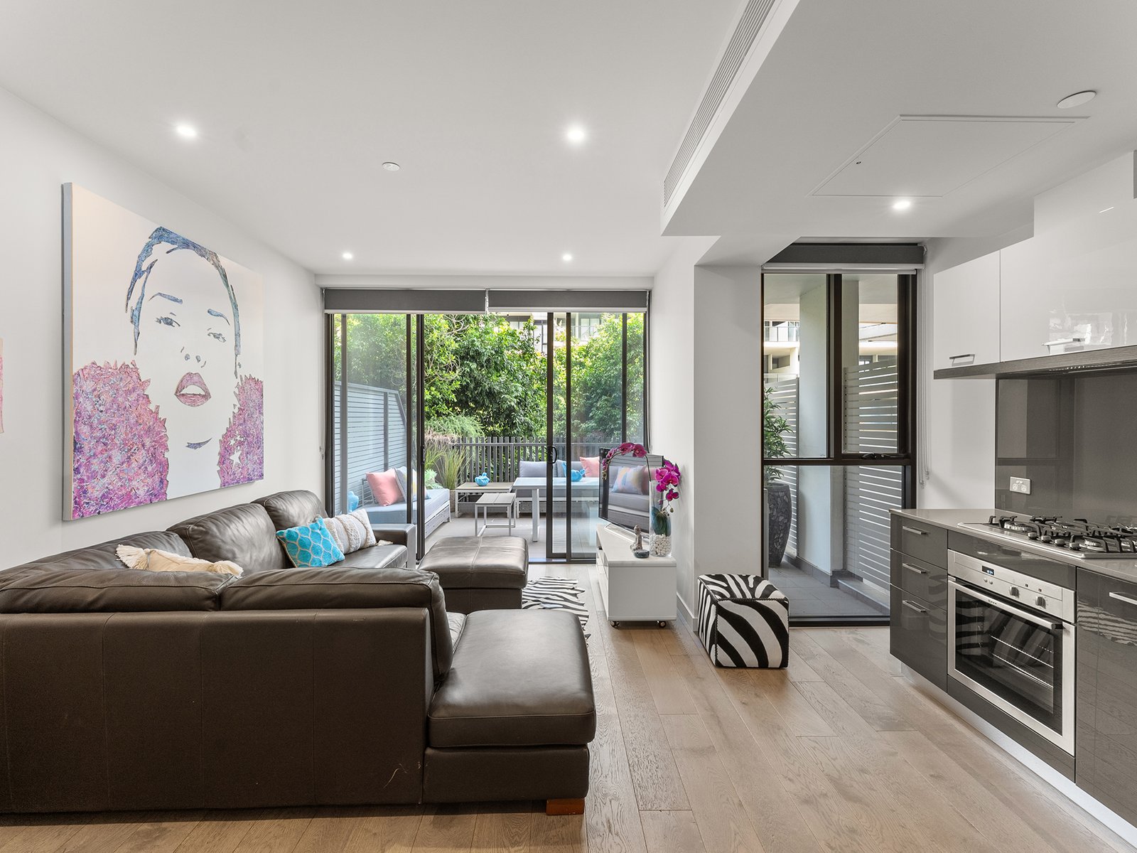 Gallery: 122/222 Bay Road