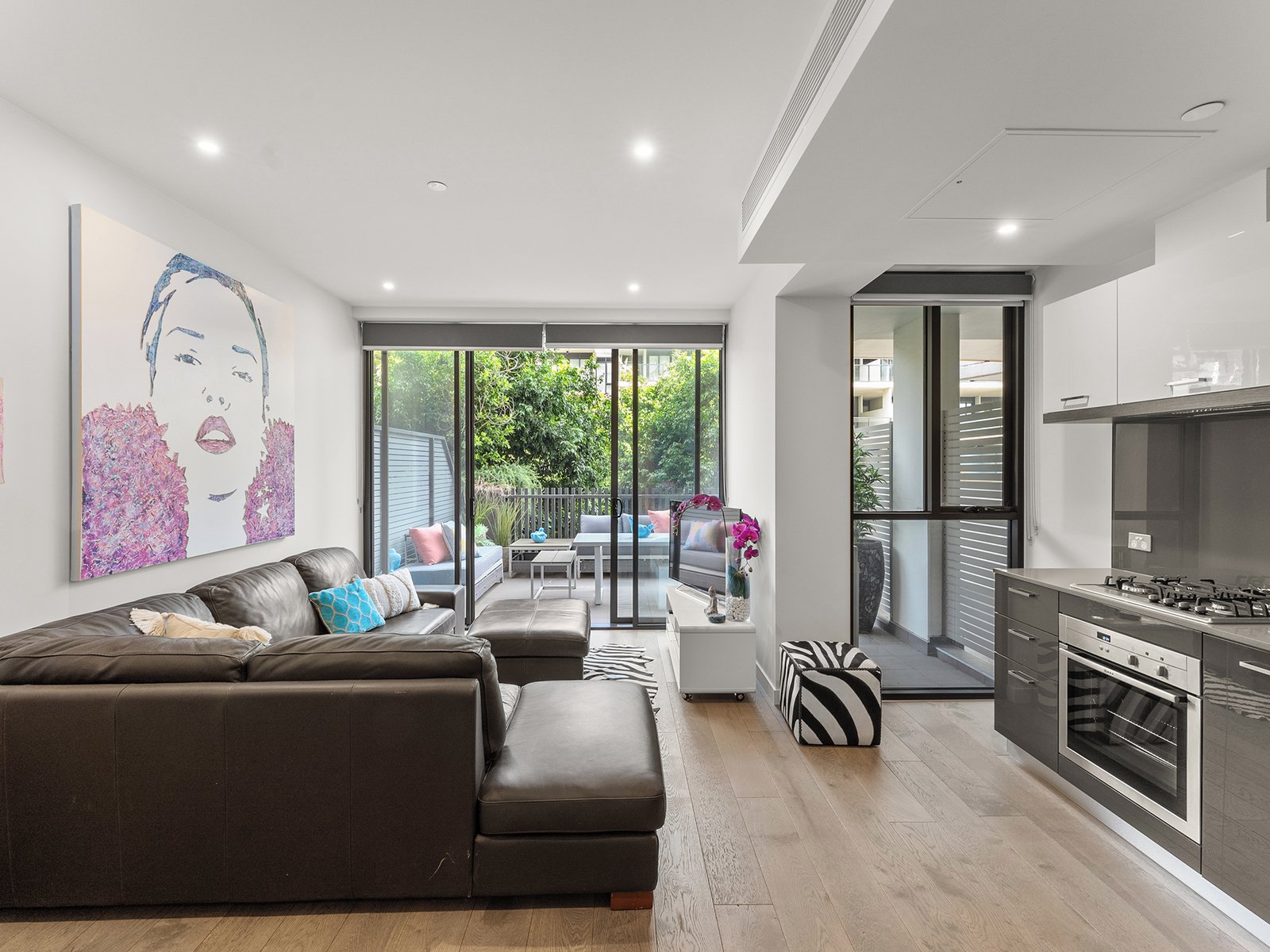 Gallery: 122/222 Bay Road