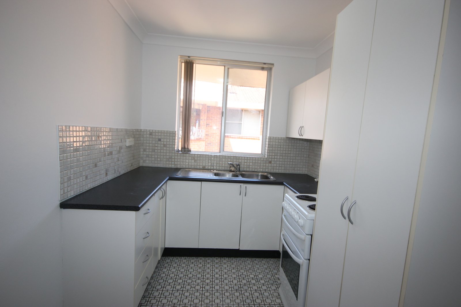 12/23-27 Gordon Street BRIGHTON-LE-SANDS 4