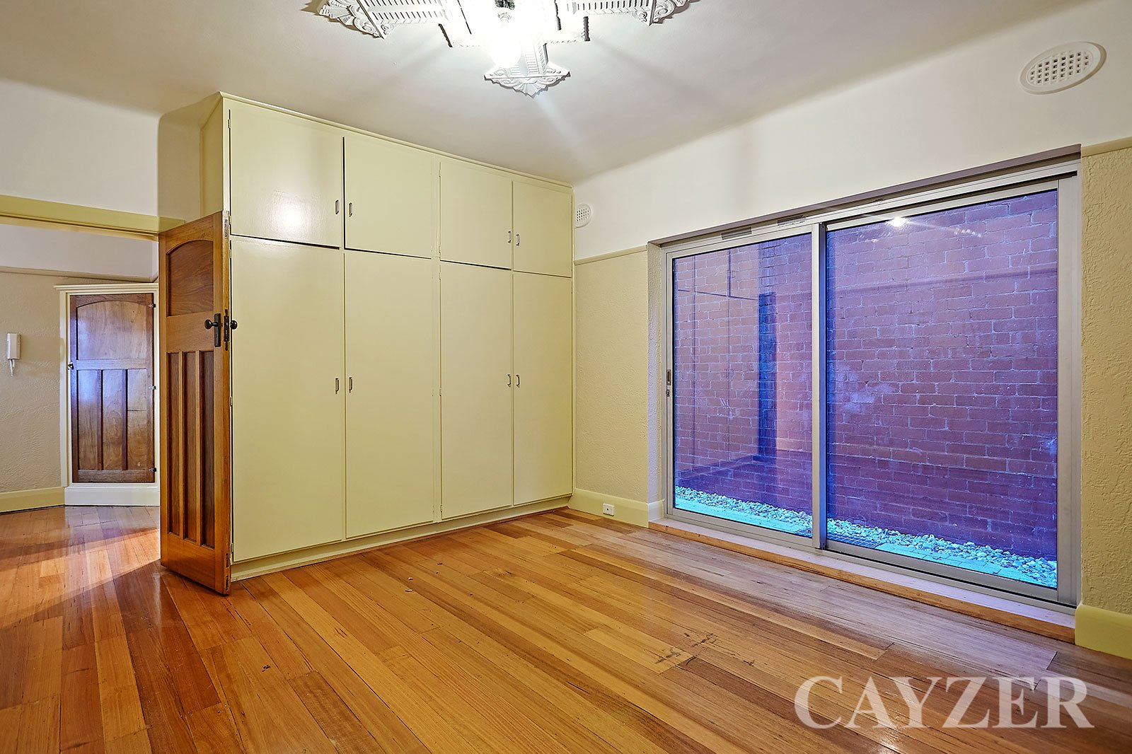 Gallery: 1/223 Page Street