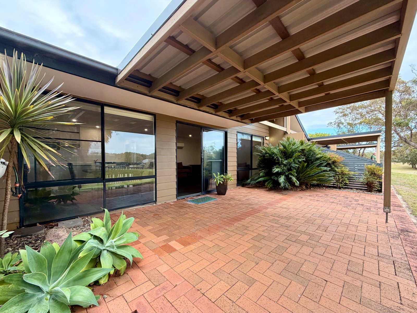 122/31 Horizons Drive SALAMANDER BAY 1